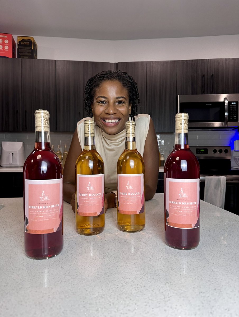 veganhippiesol's tweet image. I AM NOW AN AWARD-WINNING WINEMAKER!!! OMG!!! My babies won bronze at my very first wine competition. 🥹🍷