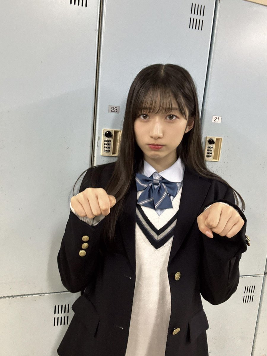 すずちゃんの制服姿マジ可愛い😍 #僕が見たかった青空 #早崎すずき