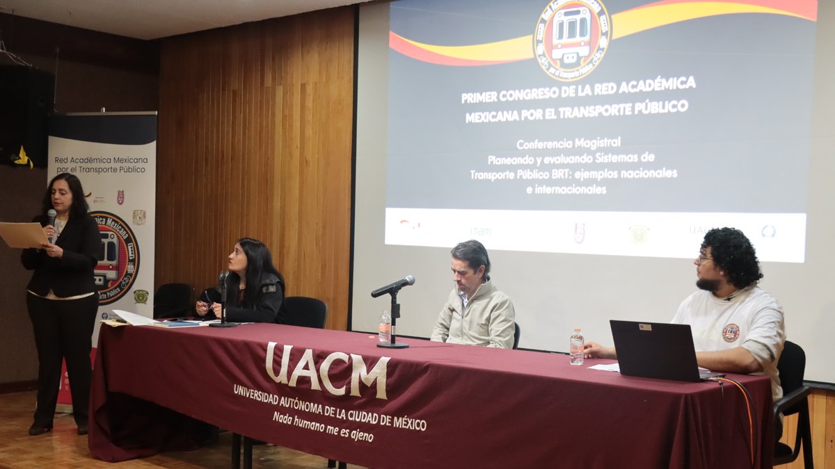 FunPoliAC's tweet image. 2 día del 1° Congreso de la @Red_Tpe_publico 🚈 En participación Magistral con el Mtro. Bernardo Baranda: "Planeando y evaluando Sistemas de Transporte Público BTR".

#UnidosConstruyamos #RAMTP #InvestigaciónTransporte #movilidadsostenible
@ipn_oficial   @uaemex_oficial @cc_uacm