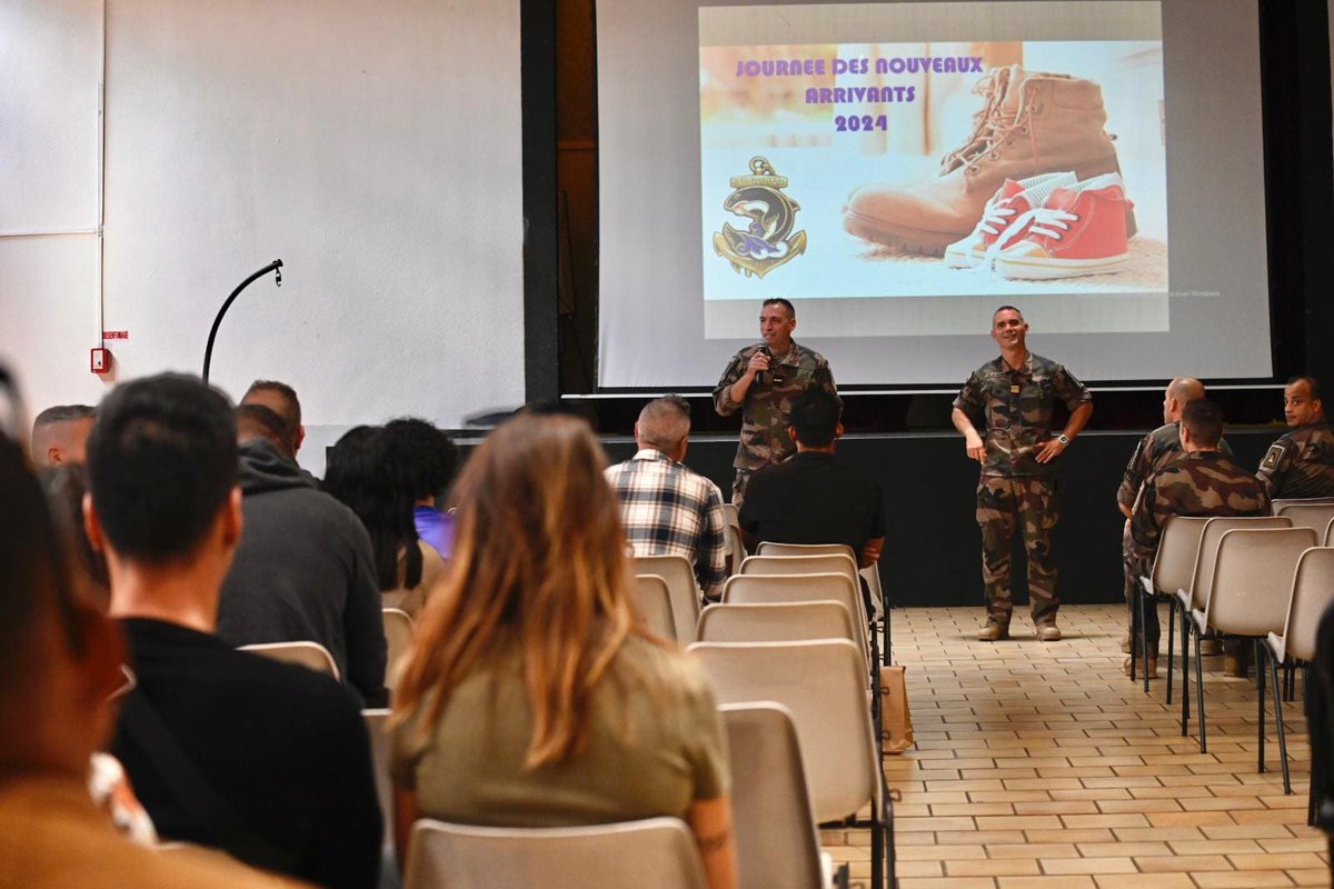 CDC_21eRIMa's tweet photo. Retour en images sur la journée des nouveaux arrivants au 21e RIMA. Les familles ont découvert les différents services et aides mis à leur disposition pour les accompagner dans leur installation et leur vie au régiment.

#21eRIMA #NouveauxArrivants #Lafamille21 #Igesa #6eBlb https://t.co/xXFrL8ToH1
