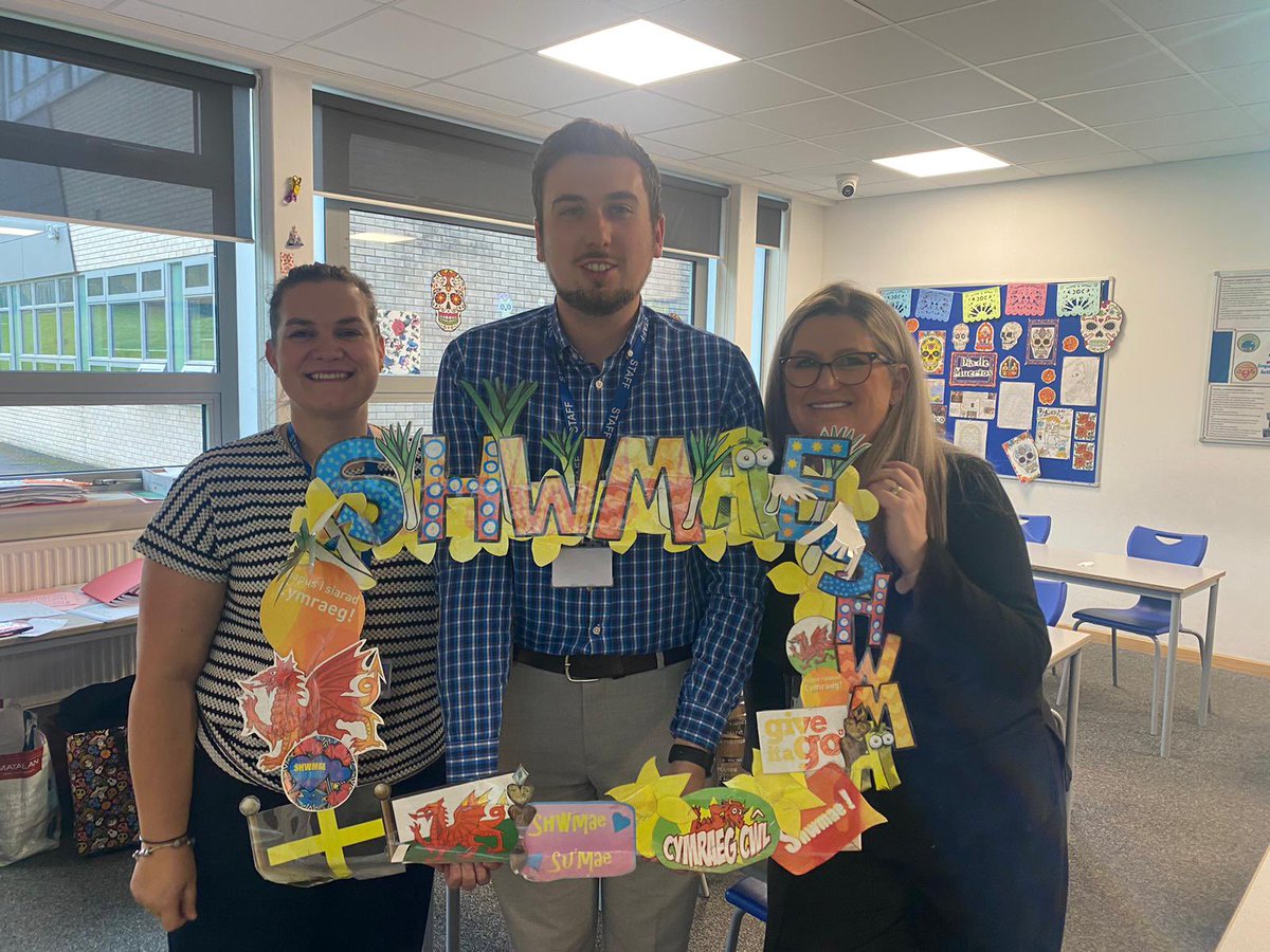 Shwmae Su’mae hapus!!!!! 
Celebrating it the Pentrehafod way!!