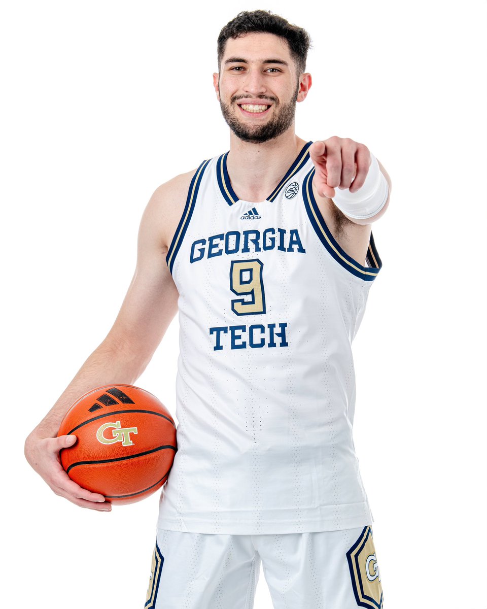 Squad lookin’ 💯

#StingEm 🐝