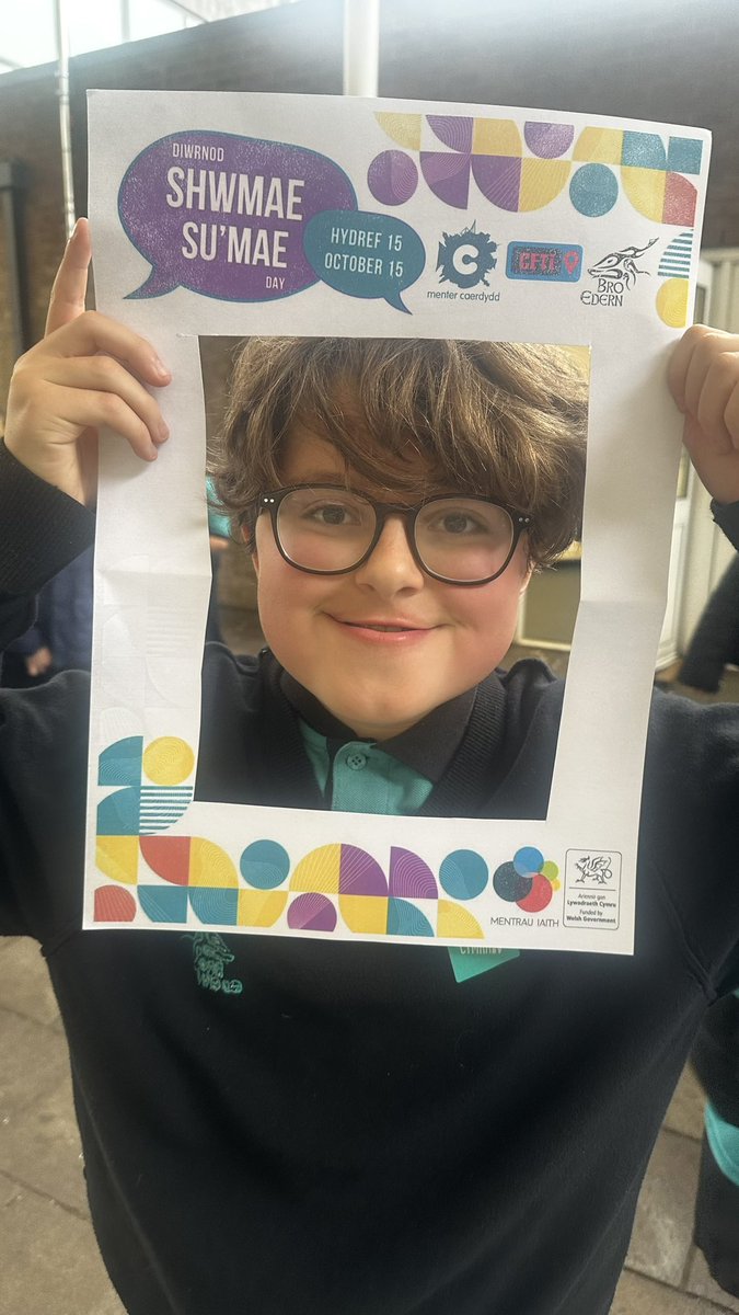 siarteriaithYBE's tweet photo. Dathlu Diwrnod Shw mae Su mae! / Celebrating today with Gruff @MenterCaerdydd 🏴󠁧󠁢󠁷󠁬󠁳󠁿🏴󠁧󠁢󠁷󠁬󠁳󠁿🏴󠁧󠁢󠁷󠁬󠁳󠁿🏴󠁧󠁢󠁷󠁬󠁳󠁿 https://t.co/icy7mZawDi