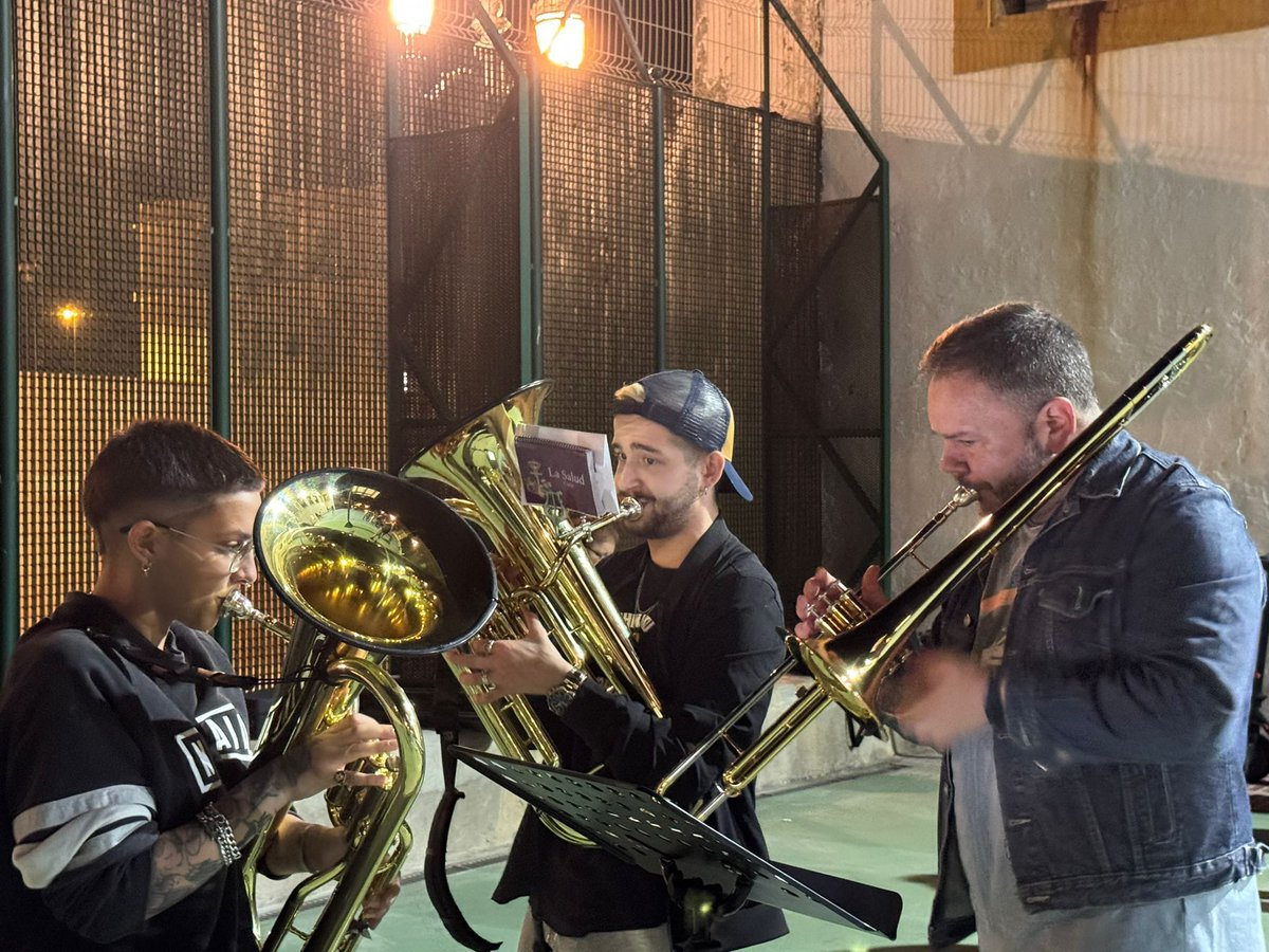 Seguimos puliendo nuestro repertorio una semana más🎶
El día de Cristo Rey se acerca con novedades muy especiales y con muchas ganas de volvernos a encontrar. <a href="/gjpazyamparocad/">GJ Paz y Amparo</a> ❤️🤍

#SALVD🎺🎶💜