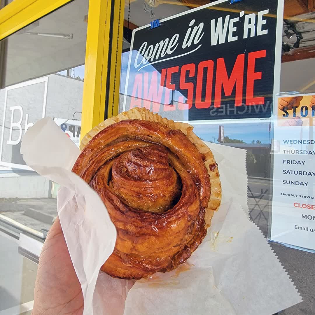 breadologie's tweet photo. We're back tomorrow! 🎉 Open from 7 AM to 12 PM—come by the bakery for fresh treats! 🥐🍞
.
.
#BackInBusiness #FreshBakes #BakeryVibes #MorningTreats #SeeYouAtTheBakery https://t.co/7YanyfCbBO