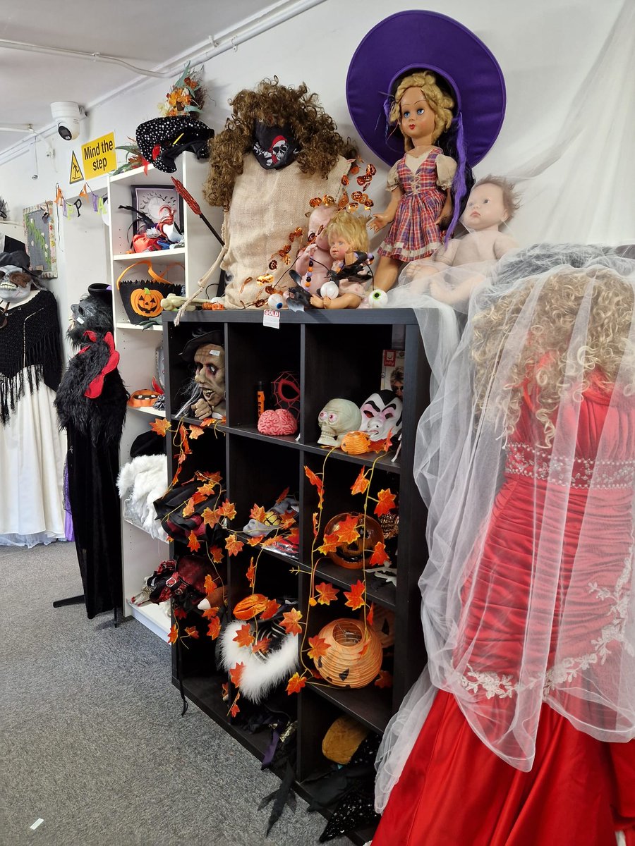 EmmausCambridge's tweet photo. Wow! 🤩 Our shop has been transformed by a fantastic group of volunteers from @AstraZeneca who have been helping our departments look their very best! They also weaved their magic to create some spookily brilliant Halloween-themed areas so you can prepare for Fright Night! ☠️🎃😈 https://t.co/gNy6Wnpawv