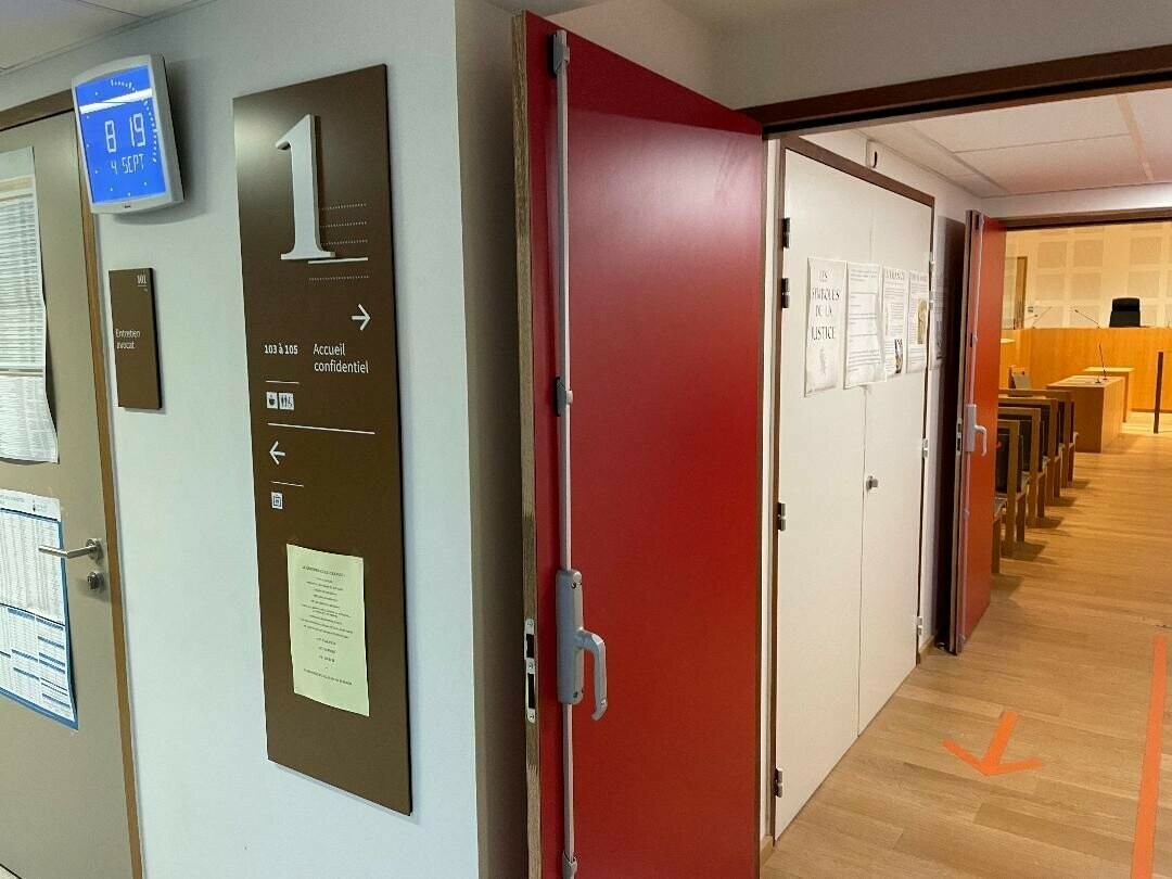 Nu, intoxiqué à la cocaïne et ensanglanté, il dégrade un collège puis le garage d’un particulier dans le Finistère pour fuir «des voix»
➡️ l.leparisien.fr/nOAB