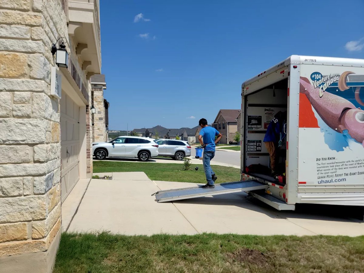 AsYouWishMoving's tweet image. Moving out of state can be daunting. Let us make it easier for you! Our team at As You Wish Moving is here to help with your out-of-state move. Call us today! #OutOfStateMove #SanAntonioTX
instatemovesanantonio.com/out-of-state-m…
