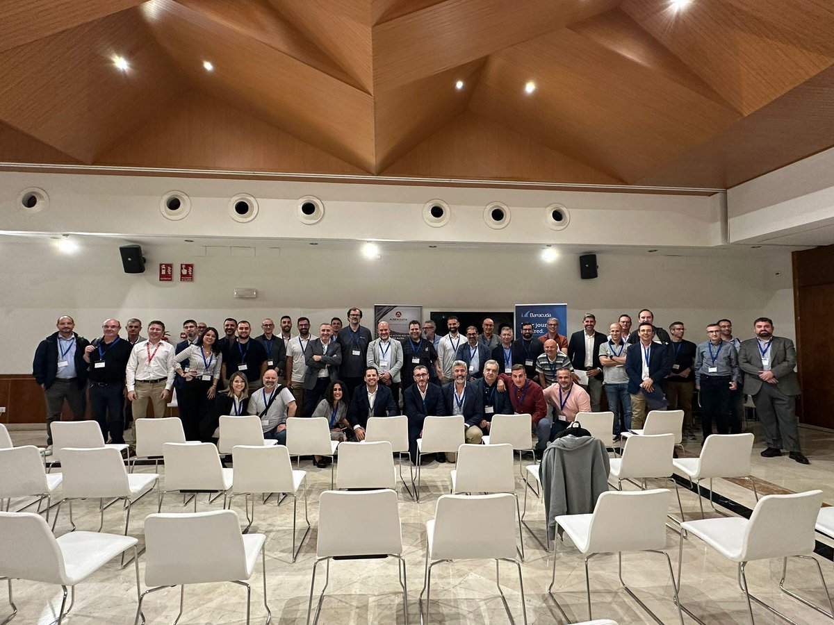 MicroCAD_ES's tweet image. El viernes 11/10 pasamops la mañana en nuestro Evento TI 360º con nuestros estupendos clientes, que siempre nos acompañan, y los fabricantes: #WatchGuard, #Barracuda, #SealPath, #Nutanix, #Arexdata y #Datto , con susesiones. Muchas gracias por siempre poder contar con vosotros!!