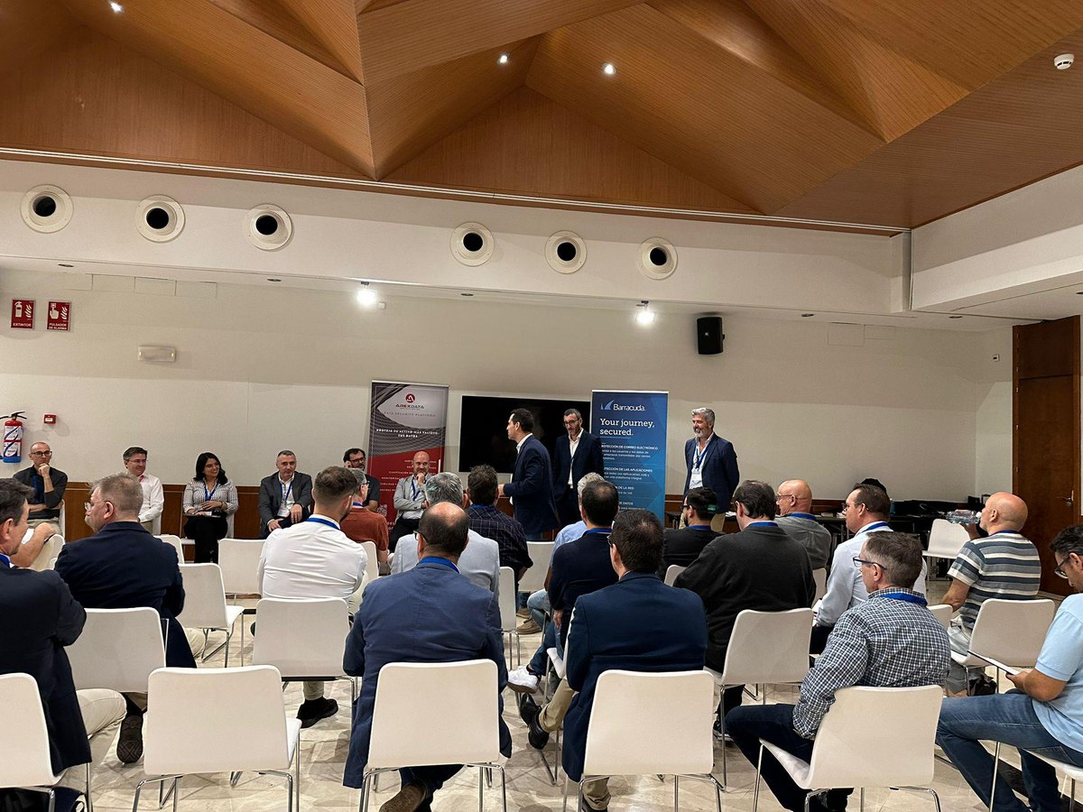MicroCAD_ES's tweet image. El viernes 11/10 pasamops la mañana en nuestro Evento TI 360º con nuestros estupendos clientes, que siempre nos acompañan, y los fabricantes: #WatchGuard, #Barracuda, #SealPath, #Nutanix, #Arexdata y #Datto , con susesiones. Muchas gracias por siempre poder contar con vosotros!!