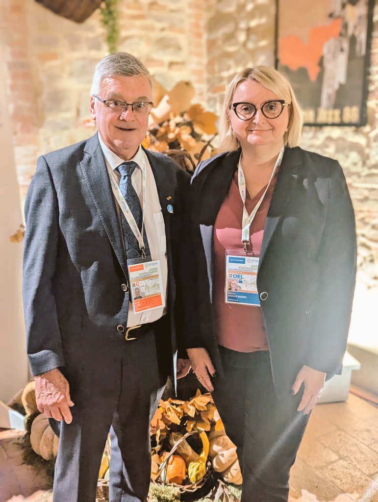 mllemarionamtl's tweet photo. Happy birthday to @katarinaik, who had the unique joy of celebrating her special day with @G7, @PatClarkeDSi, and 70 great delegates! What a memorable moment! 🎉 #G7 #G7Italy https://t.co/TYsfLiuBwW