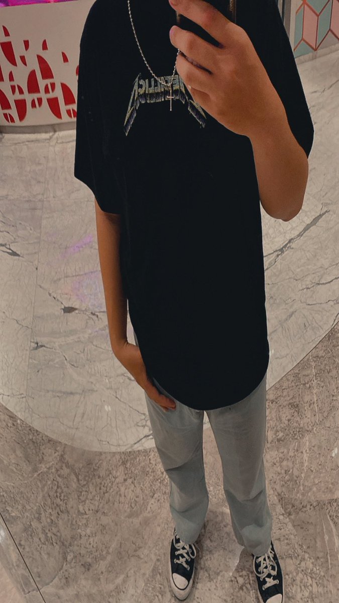 aquagalone's tweet photo. outfit check. https://t.co/eixoIODFNH