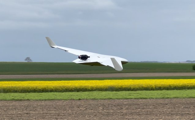 🚨🇫🇷 En audition au Sénat, Sébastien Lecornu annonce la réussite des tests cet après-midi par la DGA sur les munitions téléopérées (MTO) développées par #Delair et KNDS France.

"La France a désormais ses propres drones suicides."