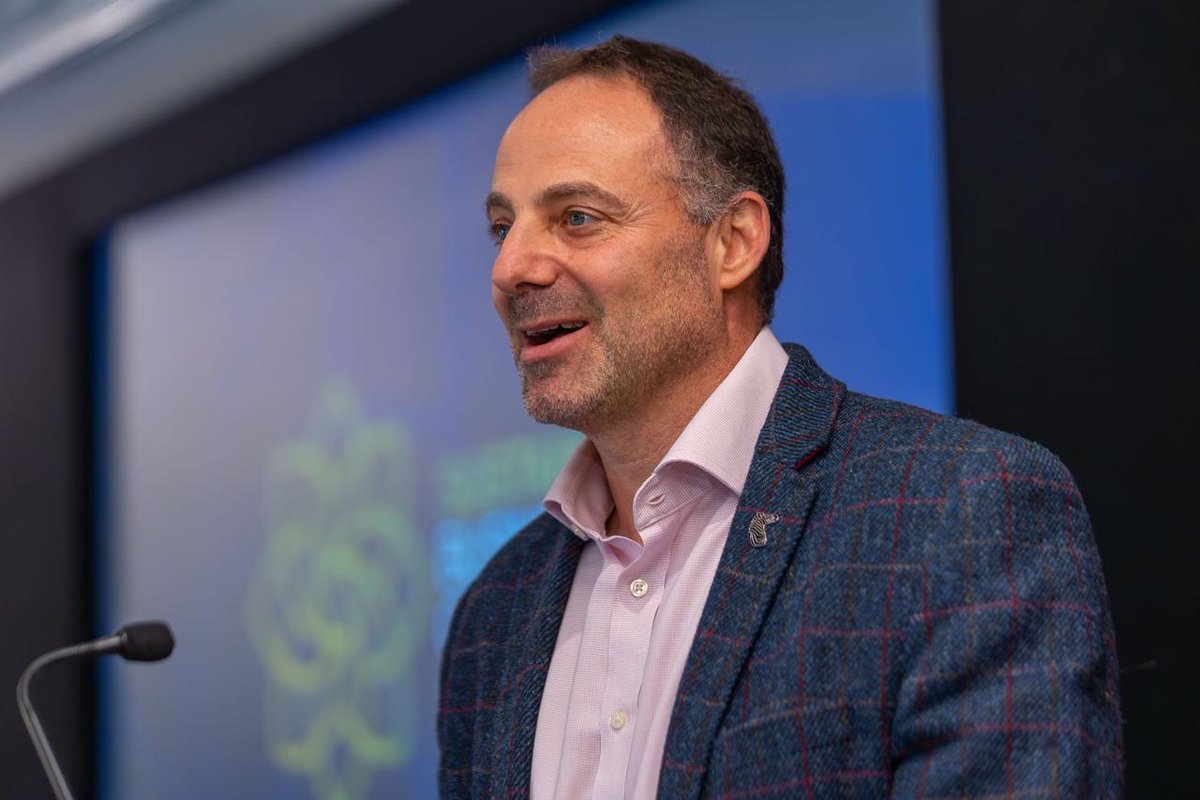 SBC_CI's tweet photo. Our next speaker is @MarcSimonKahn, Chief Strategy &amp; Sustainability Officer at @Investec. He is also a senior associate at the Cambridge Institute of Sustainability Leadership, Cambridge University.

He is exploring how systems of leadership need to change.

#SBCGSY https://t.co/meucLsylVH