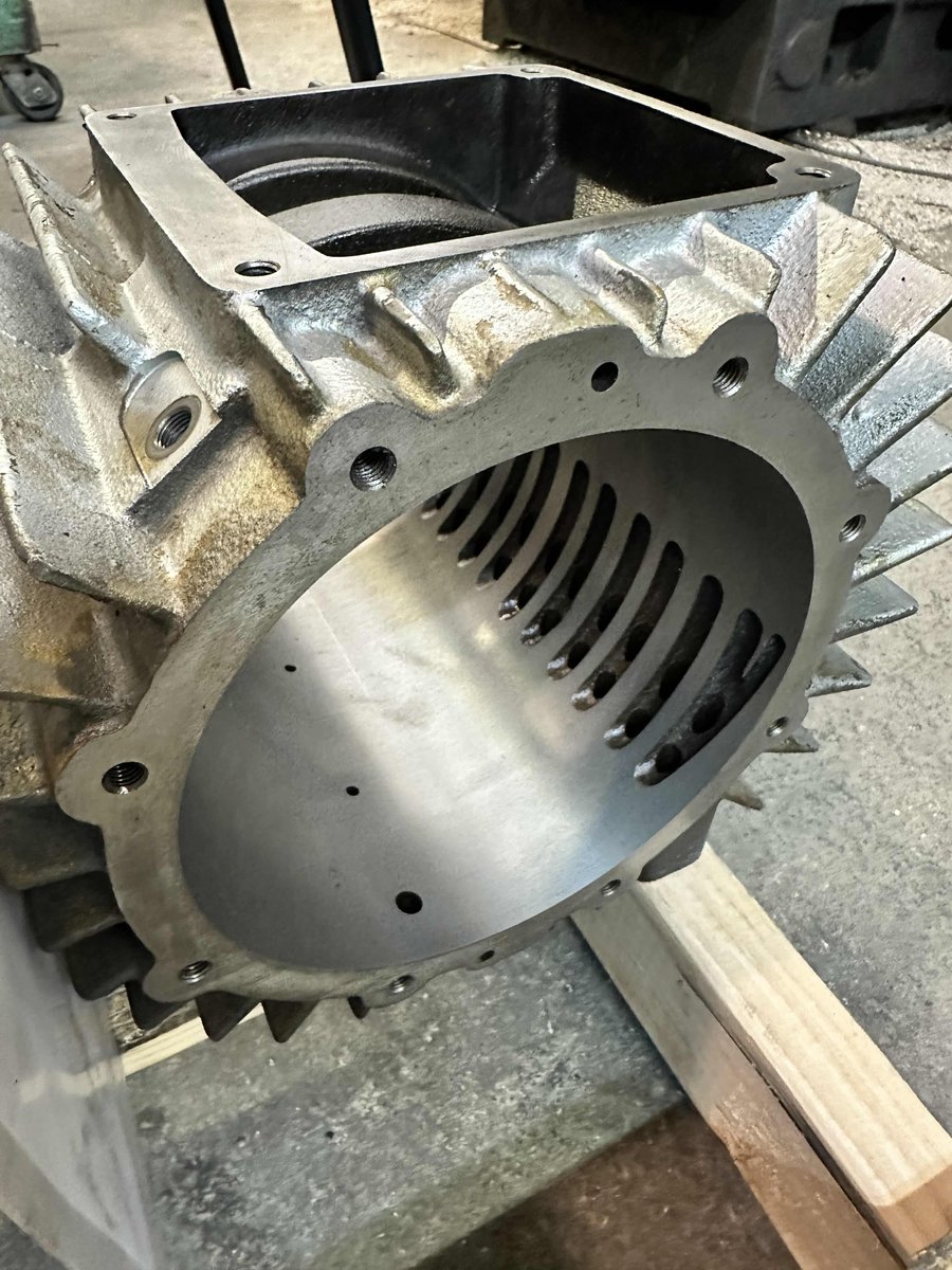ShieldAg's tweet image. Our team at ShieldAg expertly tackled a large vane pump bore repair, using specialized tools and techniques to rebuild two 7” diameter bores. It’s all in a day’s work for our #machineshop experts.