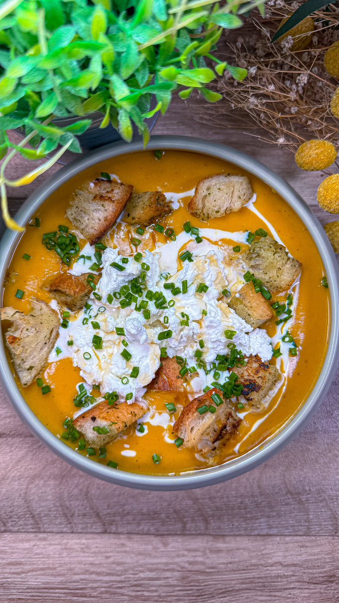 don_sido_'s tweet photo. MON REPAS DE LA FLEMME BUTTERNUT RÔTI CHÈVRE MIEL 🍯 

La recette en bas 👇 https://t.co/8UpGElUtai