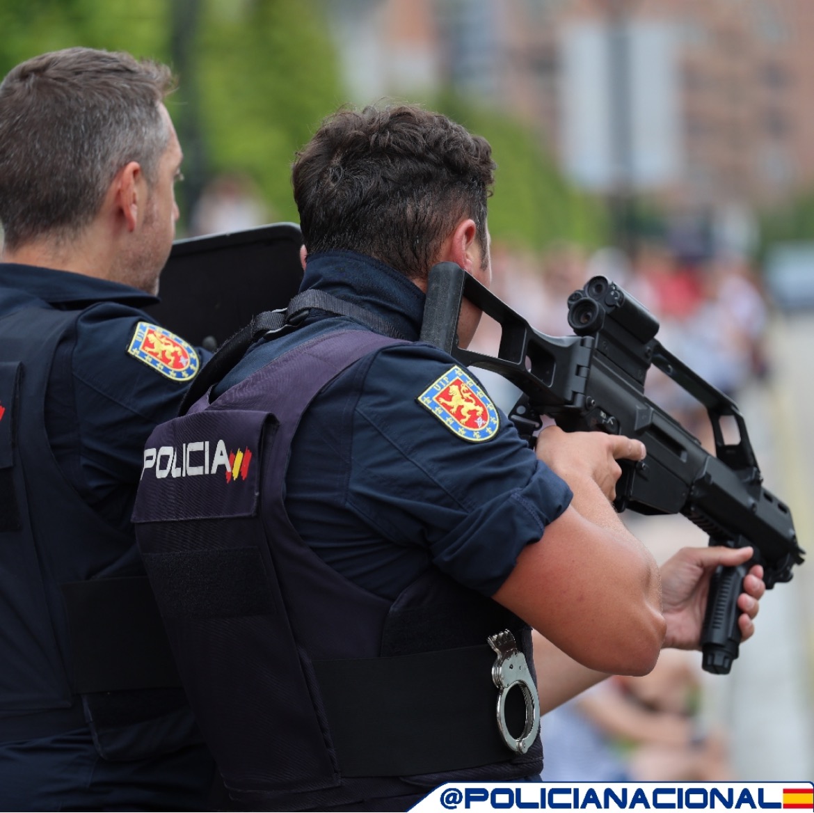 policia's tweet photo. Hoy, en el #DíaInternacionalDelHombre, queremos felicitar a todos nuestros compañeros 👮👮‍♂️ por su encomiable labor que realizan cada día

#Felicidades https://t.co/q1P8yWTR4N