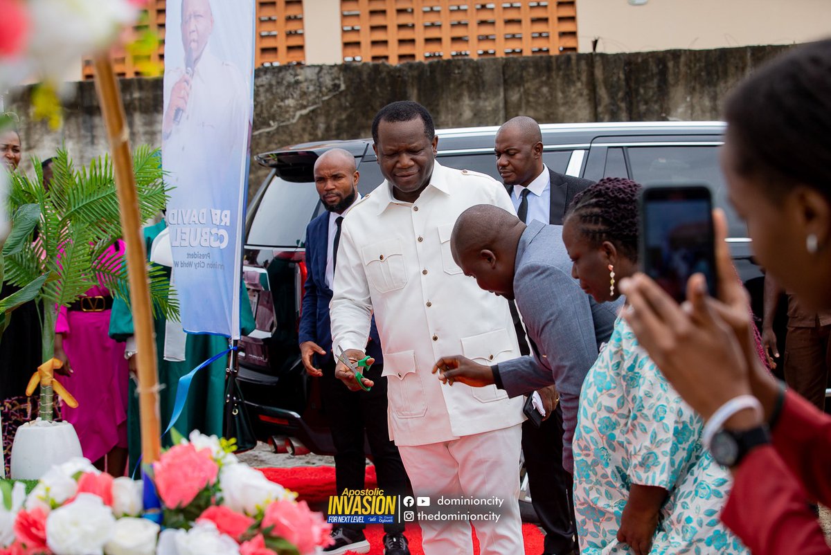 dominioncityOrc's tweet photo. Here are more highlights as we welcomed THE PEE  and cutting of the ribbon.

#Dominioncityorchid 
#dominioncityglobal 
#DominionCity 
#nextlevel 
#nextlevel
#pastordavidogbueli https://t.co/28Qwoq4Q6t