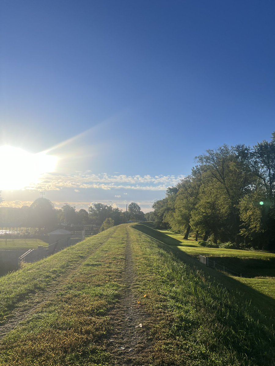 katalyst_katt's tweet image. It’s been a hot minute #fitdevs! Are yall keeping up with your fitness goals? I dragged my butt out for a run this morning in the 40 weather, this was a first for me 🙈🙌