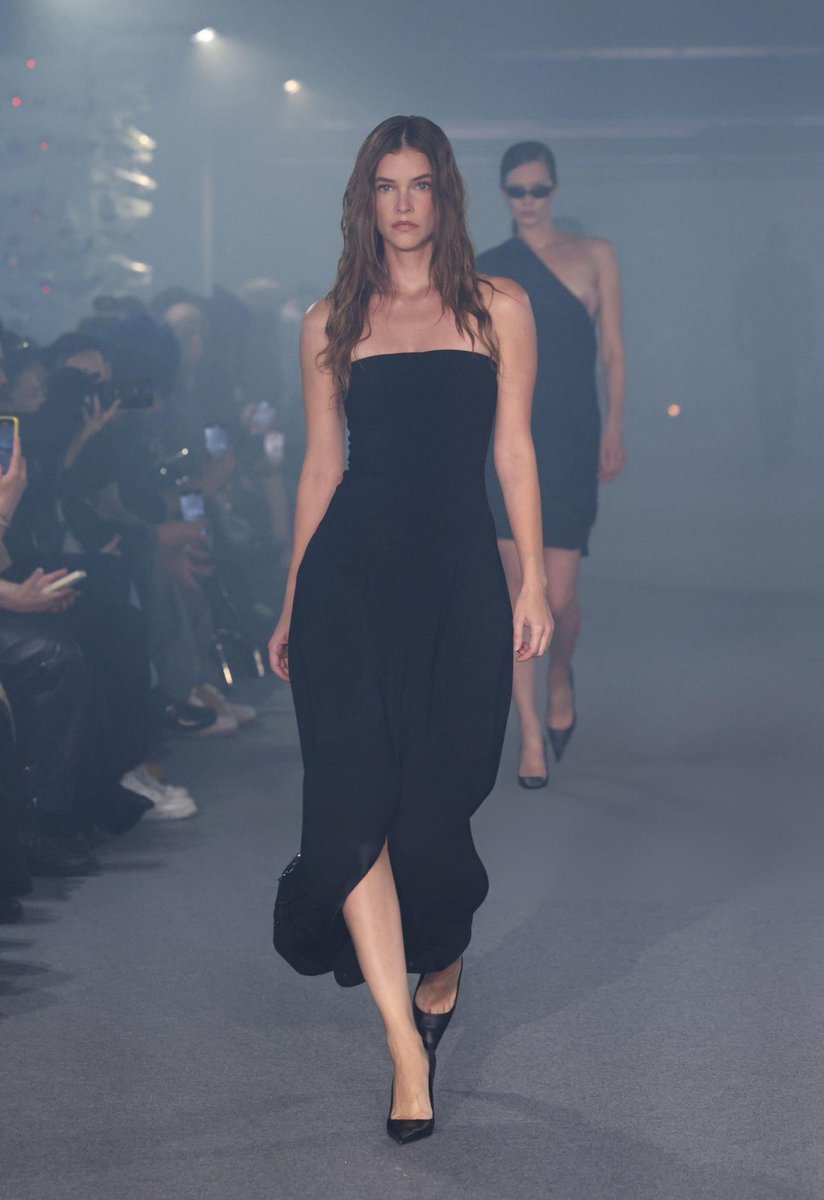 © 𝗣𝗼𝗽 𝗕𝗲𝗮𝘂𝘁𝘆 (#PopBeautyRP)
#FashionWeekRP › #VetementsRP › 𝗠𝗮𝗸𝗲 𝗨𝗽!

News! 🗞️ ･ Read the 𝖺͟𝗋͟𝗍͟𝗂͟𝖼͟𝗅͟𝖾: 𝗔𝘆𝘀𝗹𝗶𝗻 𝗡. 𝗥𝗶𝘃𝗶𝗲́𝗿𝗲 𝗘𝘃𝗮𝗻𝘀 (@divinafeminite) Makeup to <a href="/VetementsRP/">𝗩𝗲t𝗲𝗺𝗲𝗇t𝙨 ᴿᴾ</a> Show in #ParisFWRP <a href="/FashionWeekRP/">Fashion Weekᴿᴾ</a>