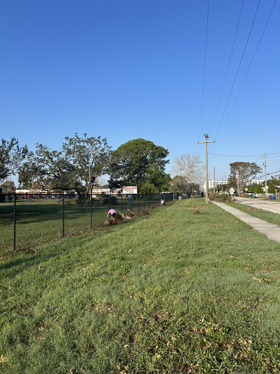 HCPSLanier's tweet photo. Thank you to all of our faculty and staff and their families that came out to put our school back together today.  A big shout out to @tbusoccer for lending a helping hand and cutting up large branches.  @HillsboroughSch https://t.co/dvBNl0BaWU