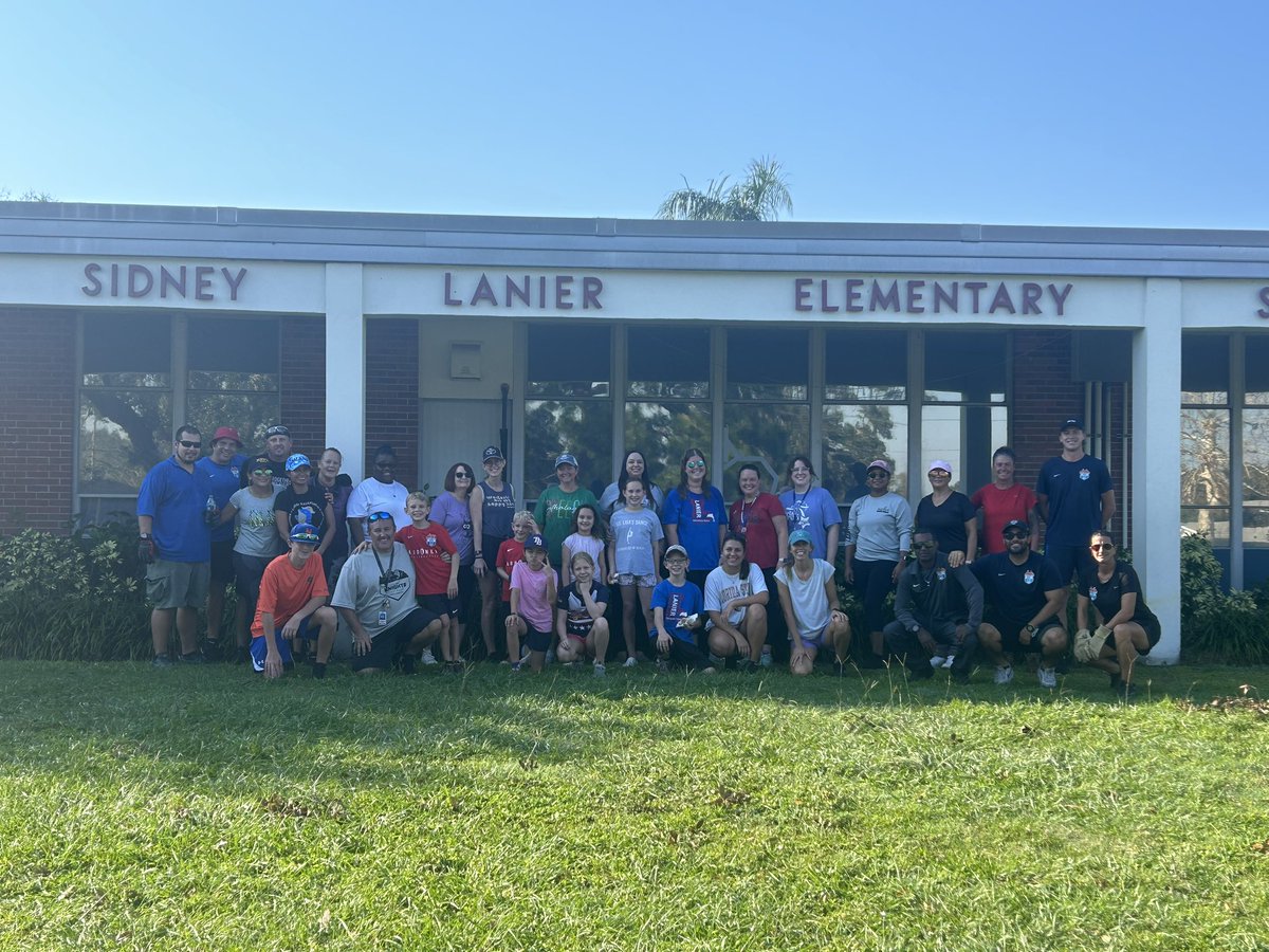 HCPSLanier's tweet photo. Thank you to all of our faculty and staff and their families that came out to put our school back together today.  A big shout out to @tbusoccer for lending a helping hand and cutting up large branches.  @HillsboroughSch https://t.co/dvBNl0BaWU