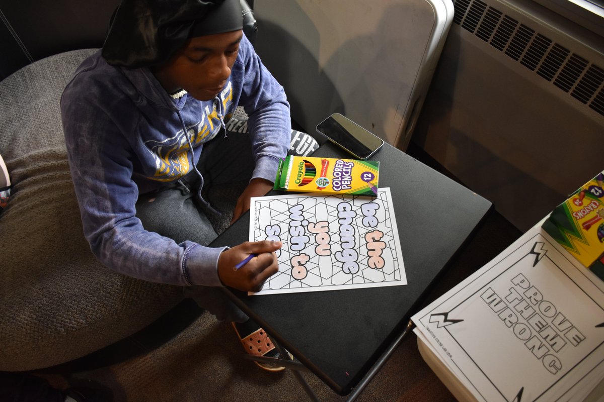 EurekaCollege's tweet image. We had an amazing turnout at First-Gen Friday with 62 students joining the fun! 🎉 Big thanks to those who helped with planning and setup—you make these events unforgettable! 💫 #FirstGenFriday #StudentSuccess