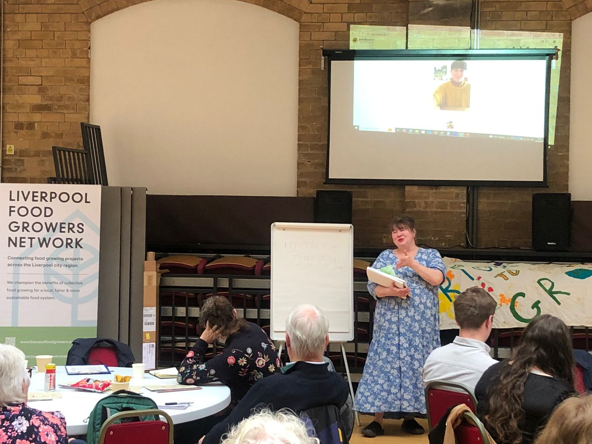 Great #TheFoodConversation event today <a href="/TheFlorrie/">The Florrie</a> w/ <a href="/feedinglpool/">Feeding Liverpool</a>
Our <a href="/livfoodgrowers/">Liverpool Food Growers Network</a> vice chair Lucy Antal <a href="/GrabYourSpoon/">Lucy Antal</a> talking about the importance of revisiting our food heritage &amp; focusing on foods that thrive in our climate.