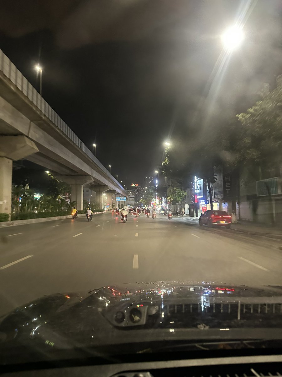 hoangtuhoadao's tweet photo. Góc phố https://t.co/ux5UrClUuR