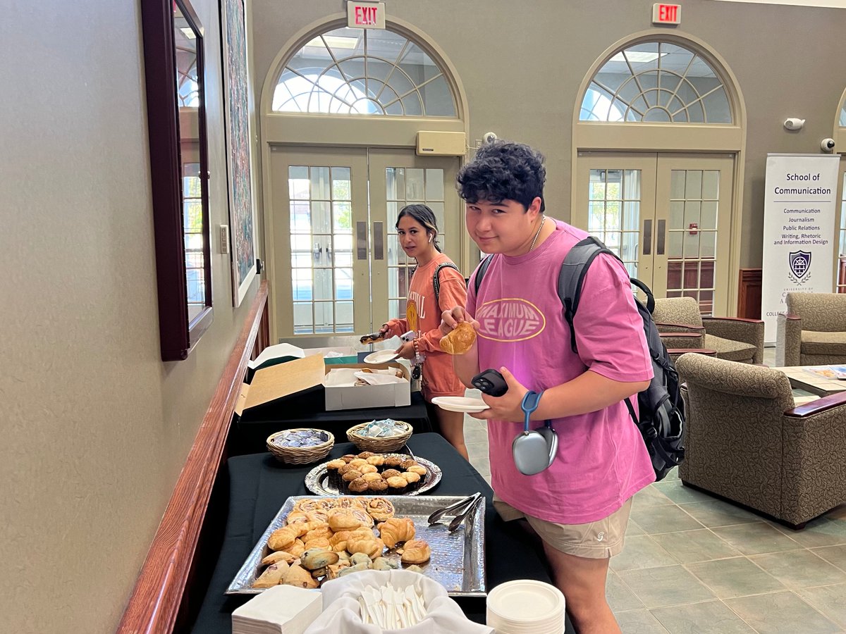 Kicked off last week with a delicious breakfast in Thompson Hall and our Communication Coffee Shop! 🍩 💫
Monday was full of good vibes and great company.

#KickoffBreakfast #ThompsonHall #goodtimes

Post created by Karissa Yancy.