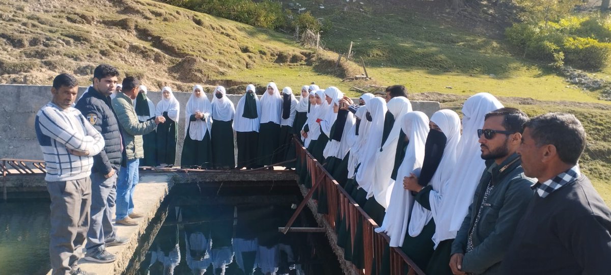 JJM_JK_BPR's tweet photo. As part of celebrations of Jal Utsav, students along with Engineering staff of SSD Gurez visited various WS schemes across the District gaining insights into drinking water treatment processes coupled with importance of water Conservation.
#JJM
#HGJ https://t.co/9sNgheJgi7