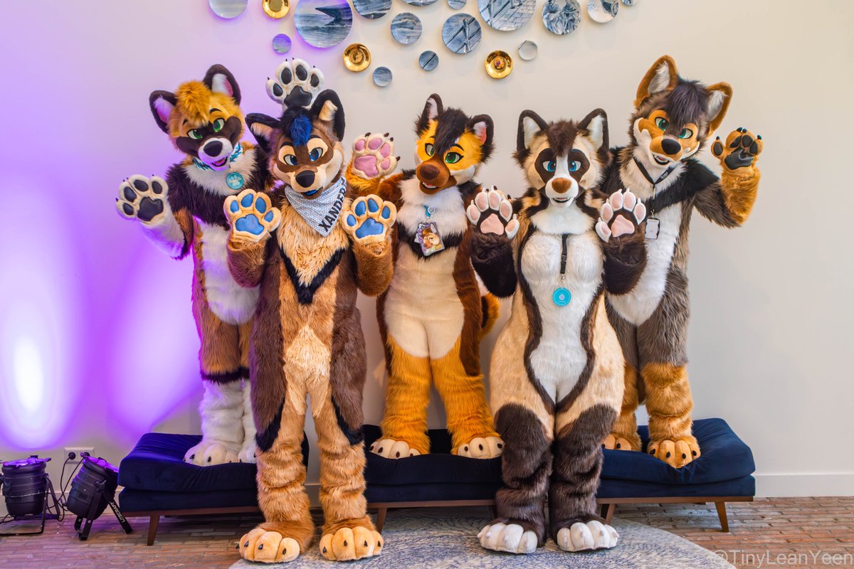 CritterWorkshop's tweet image. Hi I'm Sambers and I run Critter Workshop fulltime. 💙
🖥 Website: critterworkshop.com
✉️Telegram channel: t.me/CritterWorksho…
☕️Kofi/tip jar: ko-fi.com/critterworkshop
🔵☁️: bsky.app/profile/critte…
🟣 Instagram: instagram.com/critterworkshop
🔵 Facebook:…