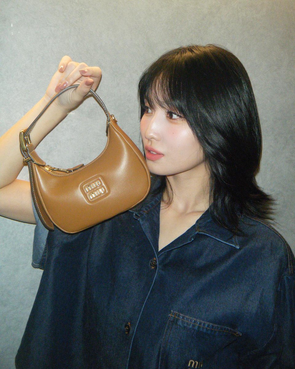 bouquetzip's tweet photo. ⠀
⠀⠀⠀⠀   ⠀            b𝕠u𝚚uet ୨୧ u𝕡da𝚝e !
 ⠀⠀⠀⠀                    👜 ࿐ #𝚖iu_𝚖iu 
                         𝐌ęlly ₊ ˚ ⊹ 𓊆 𝙹apan 大使 𓊇
 ⠀⠀⠀⠀ https://t.co/aQj6rnHXgM