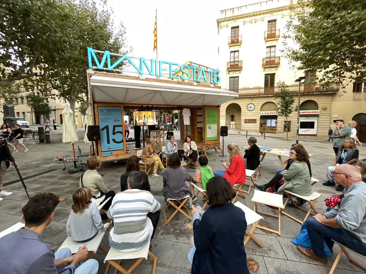 CulturaMataro's tweet image. La regidora de #Cultura @HeidiPerezPerez ha destacat que la #FocusWeek del #Manifesta15 apropa l’art contemporani a tota la ciutadania i ha convidat a visitar les exposicions que es fan a Mataró en el marc d’aquesta biennal