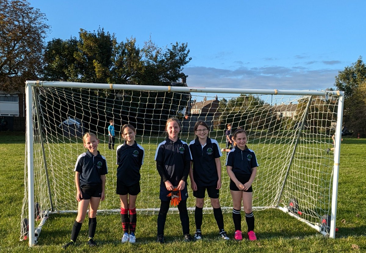 SpringCottagePS's tweet image. What a great day of sport yesterday! Our Table Tennis teams both finished first in the @HullActiveSch competition. Our girls' football team played Sutton Parks and put in another fantastic performance in each of our games. Well done to all involved!  #SpringCottageSports