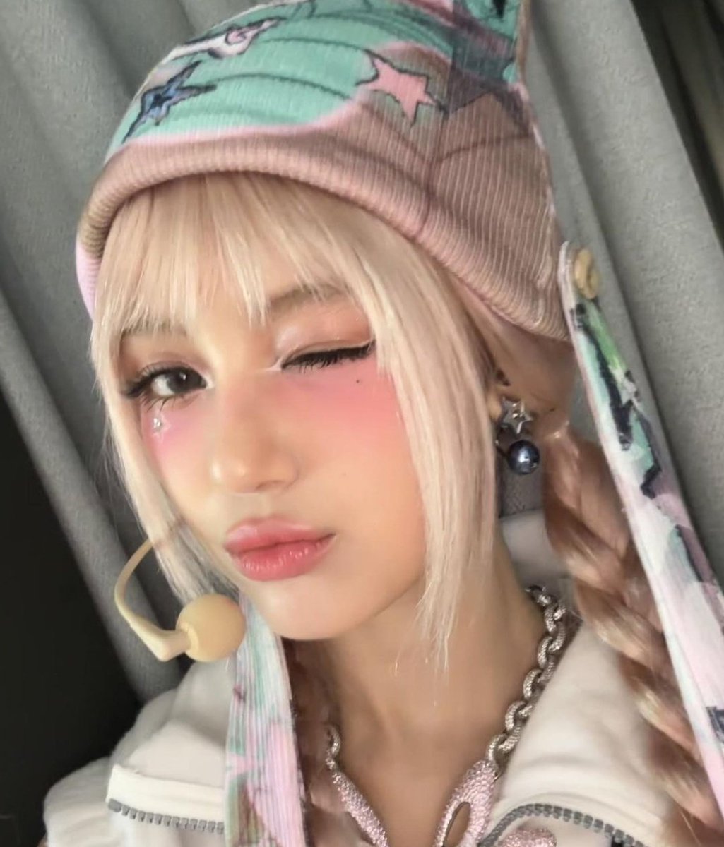 ellebzt's tweet photo. ㅤㅤㅤㅤㅤㅤ₊ ⊹₍ᐢᐢ₎ ᰔᩚ

holaa soy danielle bot y vengo a hacerte sentir feliz y recordarte que te amo mucho, puedes @ o mandarme dm en cualquier momento momento⭑ https://t.co/3lLrgjwLYa