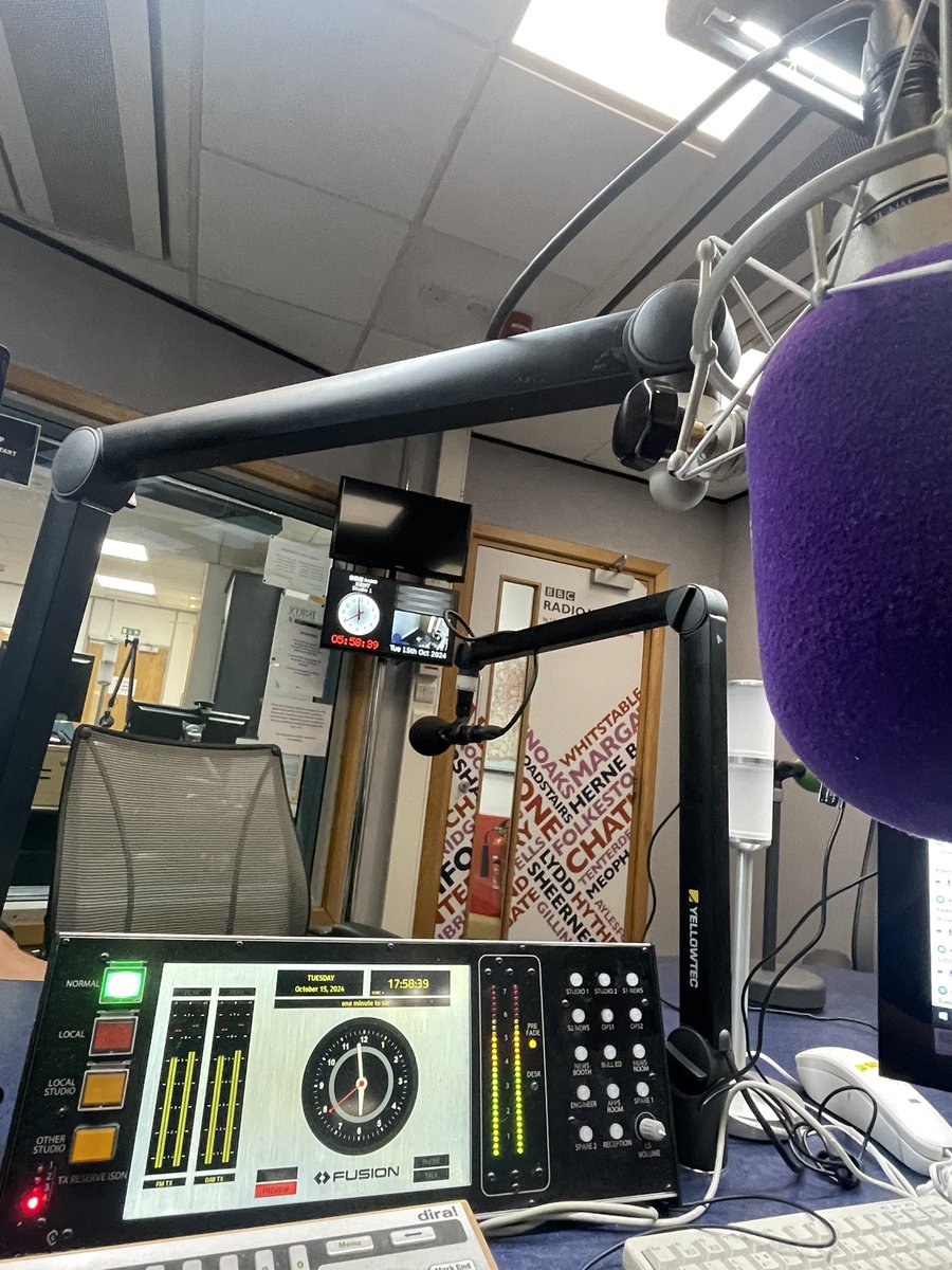 Stephen D Brown (@stephendfbrown) on Twitter photo Ready for another show!
Across BBC Local radio in the South & South East tonight 6-10pm 🔊
Live music from <a href="/AshDoddOfficial/">Ash :)</a>, <a href="/nelsonchris82/">Chris Wilkins(Nelson)</a> from <a href="/extremerobots/">Extreme Robots 2025 tickets now onsale!*</a> & more!
bbc.co.uk/programmes/p09… Ready for another show!
Across BBC Local radio in the South & South East tonight 6-10pm 🔊
Live music from <a href="/AshDoddOfficial/">Ash :)</a>, <a href="/nelsonchris82/">Chris Wilkins(Nelson)</a> from <a href="/extremerobots/">Extreme Robots 2025 tickets now onsale!*</a> & more!
bbc.co.uk/programmes/p09…