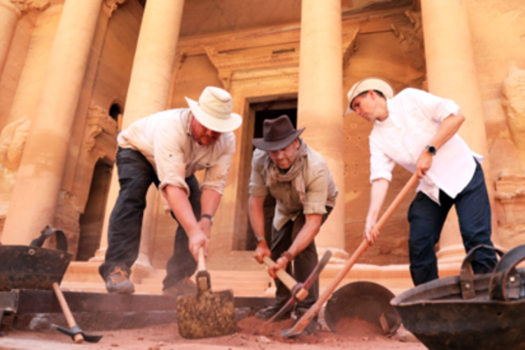 A secret tomb containing 12 skeletons has been discovered by a team of researchers, including academics from the University of St Andrews <a href="/EarthSciStA/">Earth & Environmental Science, St Andrews</a> at the <a href="/UNESCO/">UNESCO 🏛️ #Education #Sciences #Culture 🇺🇳</a> World Heritage Site of Petra, Jordan.

Read more 👇

ow.ly/pHQO50TLX2a

#EverToExcel