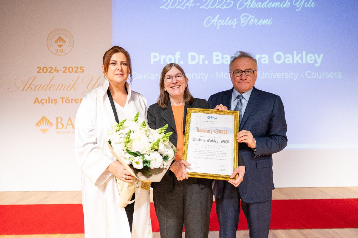 EnverYucel's tweet photo. Bahçeşehir Üniversitesi’nin 2024-2025 Akademik Yılı, bugün üniversitemizde ağırladığımız Amerikalı Prof. Dr. Barbara Oakley’in verdiği ilk dersle başladı. Hem sevgili öğrencilerimiz hem de değerli akademisyenlerimiz için üretken ve başarılı bir yıl olmasını dilerim. https://t.co/FaszctOOD2