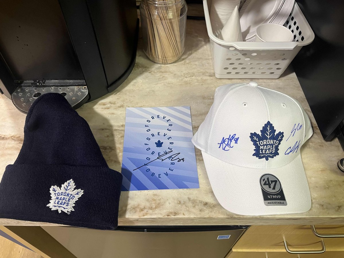 TheEthanTurtle's tweet photo. @MapleLeafs @Rogers Love this team, love the passion. Thank you. https://t.co/FurEAZc77x