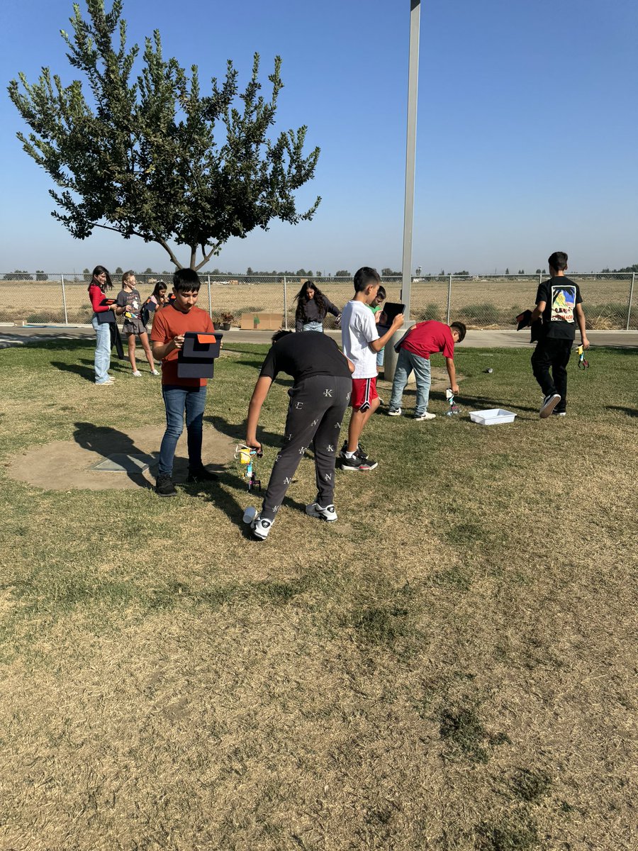 IB inquirers in action in <a href="/igoodinscal231/">Jason Goodin</a> class. Students designed and built trash collectors using legos to help keep SCIA clean. #ibmyp #ibmypdesign #BurtonExperience <a href="/SCIABEARS/">SCIA</a> <a href="/IBinBSD/">BSD International Baccalaureate</a>