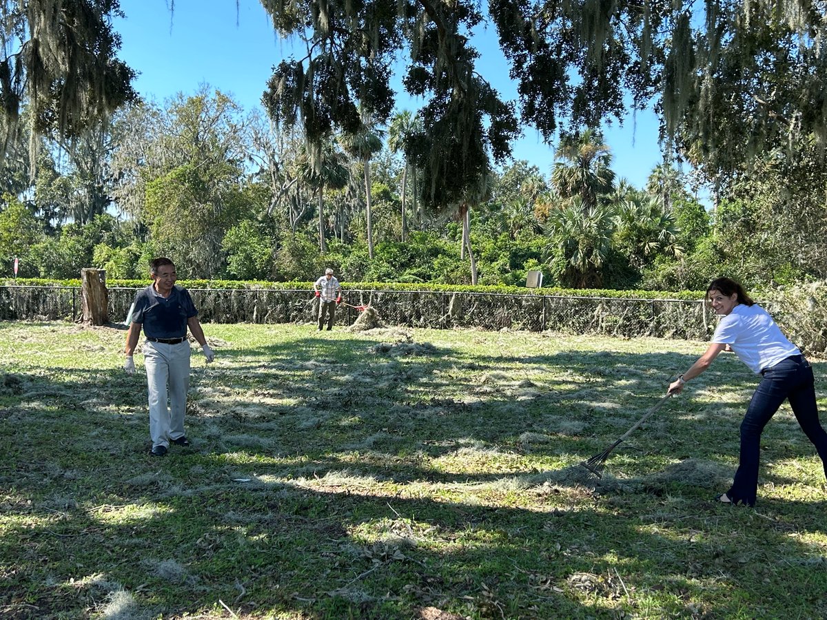 UFMREC's tweet photo. Our team here at MREC was hard at work yesterday cleaning up debris left behind by #HurricaneMilton 💪We’ve made great progress, and we are especially grateful to John and Jack, who started the cleanup efforts early last week to ensure a safe return.
#HurricaneRecovery #TeamIFAS https://t.co/XsDyAGlIq0