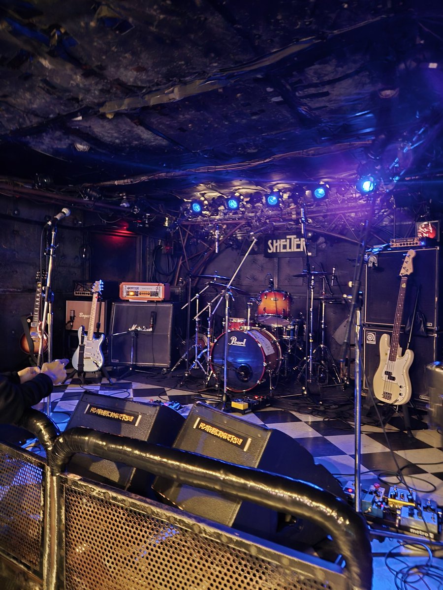 2日間、下北沢shelterでライブ公演を見ました! 人生で忘れられない思い出ができて嬉しいです！！みんな音楽を楽しんでとても印象深かったです！！楽しい旅を作っていただきありがとうございます😌