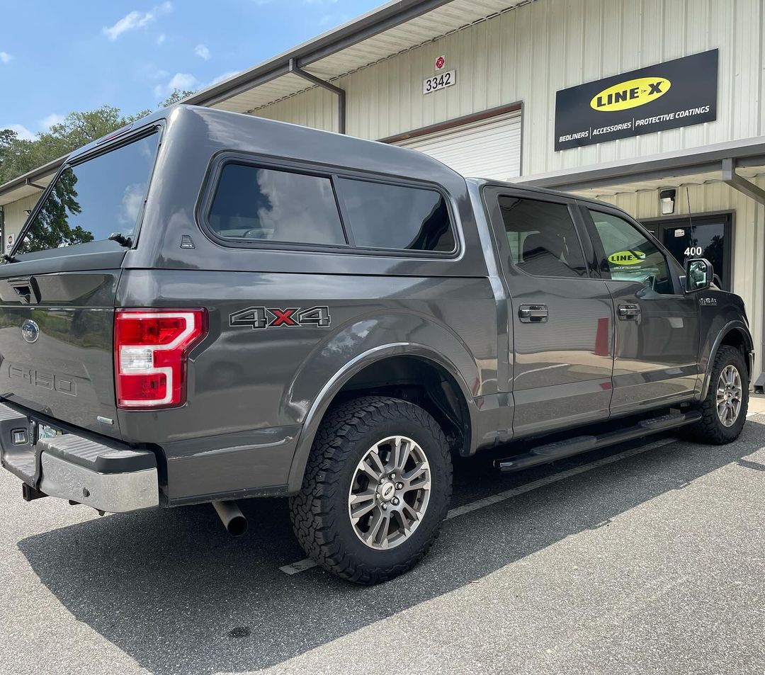 The High Sport Topper by LINE-X has more hauling capacity with its mid-rise topper design that’s raised above the roofline of your truck. 

📸: LINE-X of Tallahassee

#LINEX #Topper #TruckCap