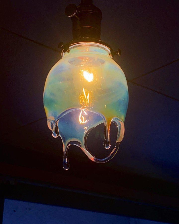 fubiz's tweet photo. Melting Lamps by Japanese Artist KumbhGlass are Insane ❤️⚡️
#lamp #japanese #watereffect #art https://t.co/JLn0KGL2VW