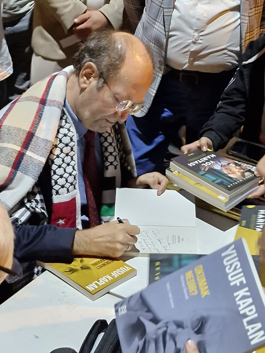 "Çağı okuyamayan asla kitap okuyamaz. Ama kitap okumadan da çağı da, dünyayı da kendimizi de anlayamayız, okuyamayız."

docs.google.com/forms/d/e/1FAI…

<a href="/yenisafakwriter/">yusuf kaplan</a> 
#MedeniyetTasavvuruYolculuğu