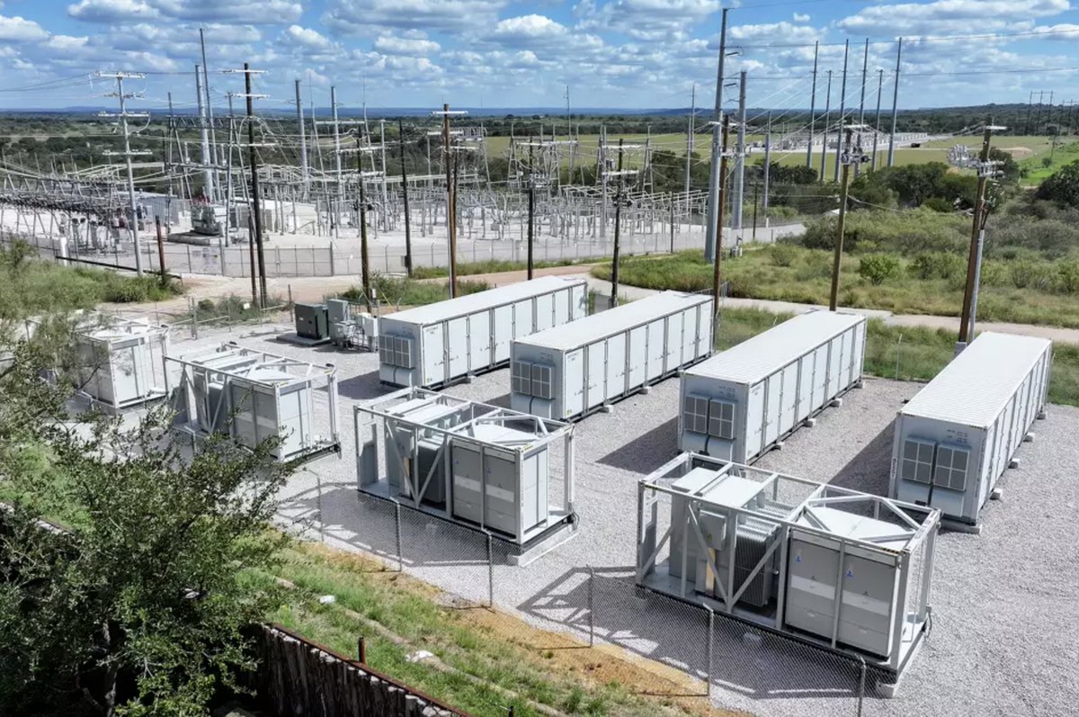 Facts, not fear, should guide our energy future. Texas' vital energy storage is facing unwarranted attacks. <a href="/APowerAlliance/">Advanced Power Alliance ⚡️</a>'s <a href="/jbmesser/">Judd Messer</a> warns in <a href="/ExpressNews/">San Antonio Express-News</a>: "Misinformation...(is) poisoning the discussion regarding battery energy storage systems, jeopardizing electric