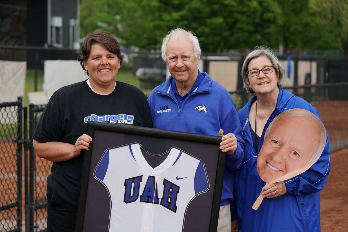 UAH President Emeritus Altenkirch, Wife Honor Coach Les Stuedeman with Softball Endowment

<a href="/UAH_SB/">UAH Softball</a> 

uah.edu/news/items/uah…