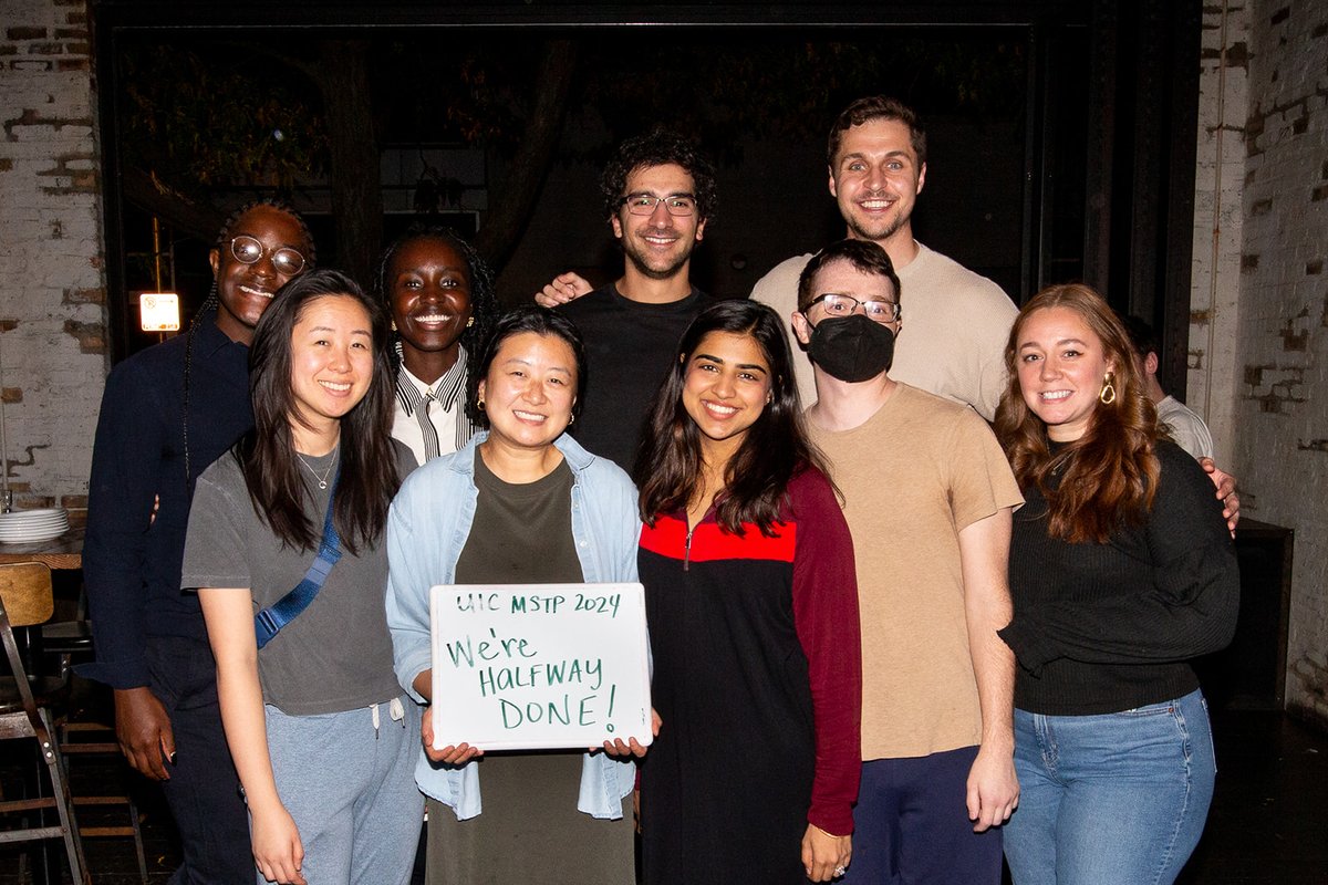 uicmstp's tweet image. Our G3s celebrated their Halfway Done Party this weekend 🥳🎂 Congratulations on reaching this milestone!