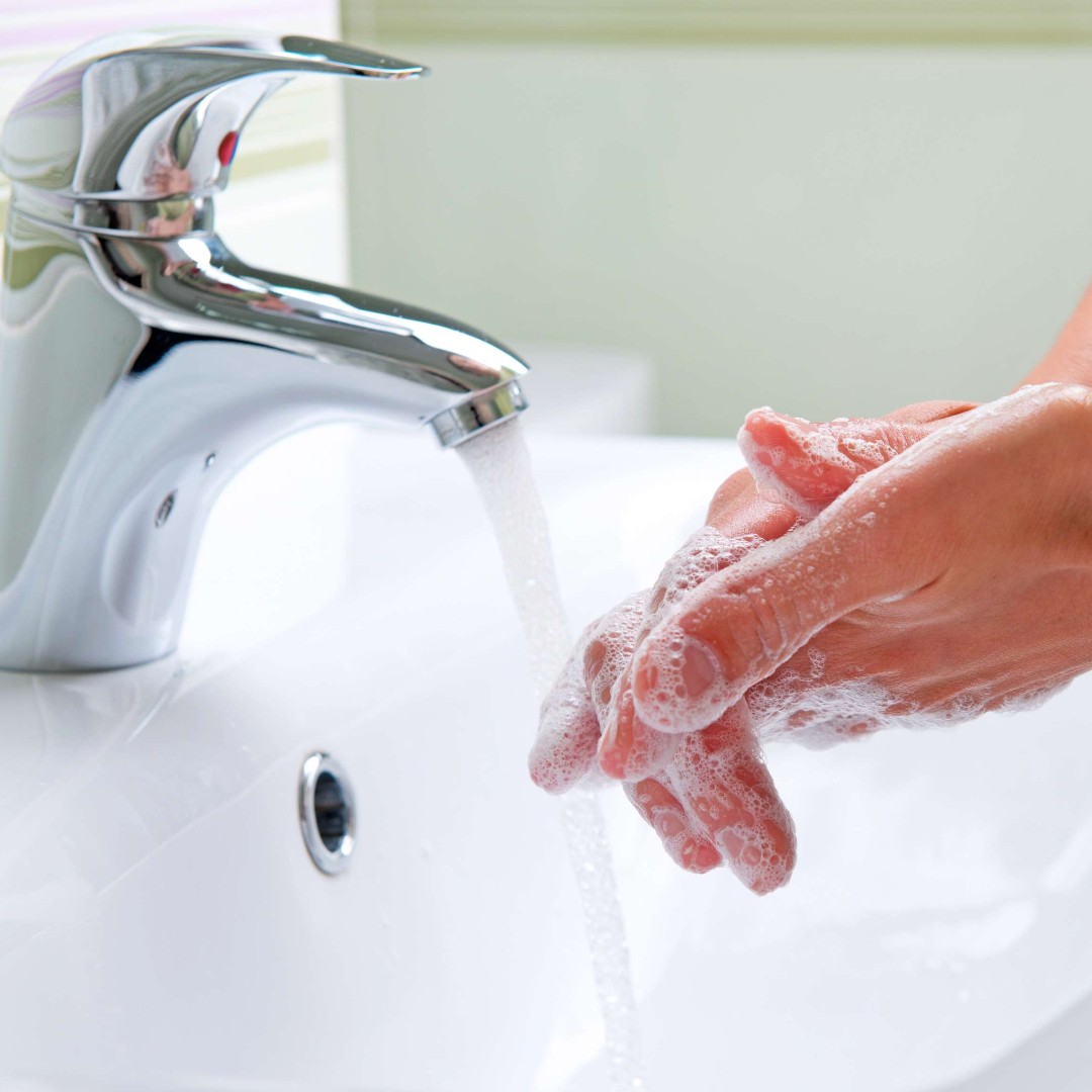 🌍👐 Happy Global Handwashing Day! Let's celebrate the power of clean hands to prevent the spread of germs and keep ourselves healthy. Remember to wash your hands for at least 20 seconds with soap and water.  #GlobalHandwashingDay #topgunkitchen #foodsafety #cheflife #restaurants